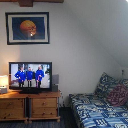Neukalener Stadthaus Zum Alten Schmied Bagian luar foto
