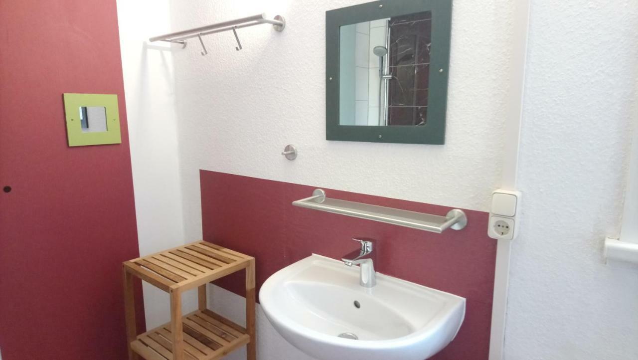 Neukalener Stadthaus Zum Alten Schmied Bagian luar foto